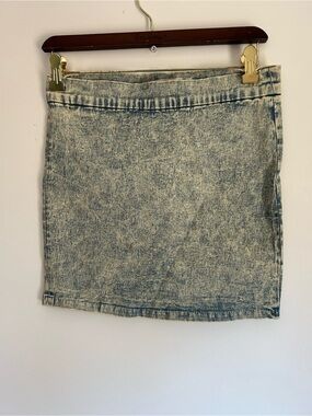 Charley 5.0 Acid was Mini Skirt size Medium